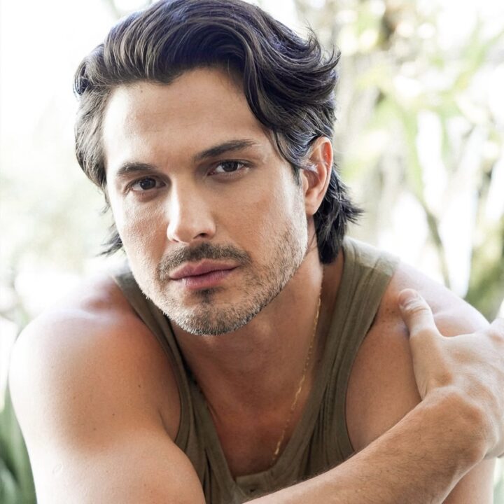 Romulo Estrela denuncia golpe e faz alerta aos seguidores