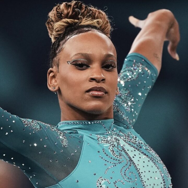 Após período de pausa, Rebeca Andrade anuncia retorno às competições