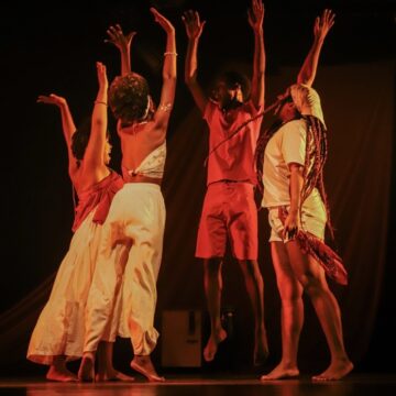 Salvador recebe espetáculo gratuito do Bando de Teatro Olodum focado em narrativas negras