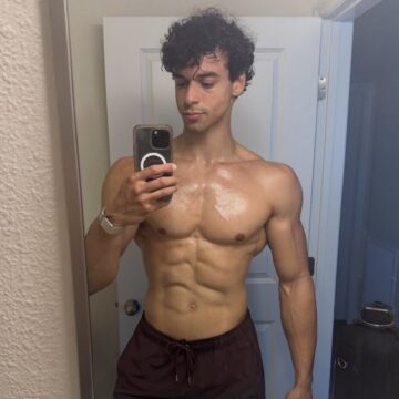 Filho de Carla Perez e Xanddy exibe físico em reta final de preparação para campeonato de fisiculturismo