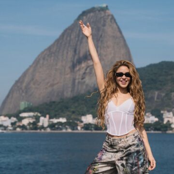Shakira publica primeiras imagens no Brasil e brinca: ‘Essa loba tá animada’