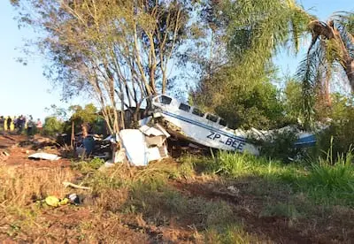 Avião com R$ 15 milhões cai no Paraguai e dinheiro é saqueado