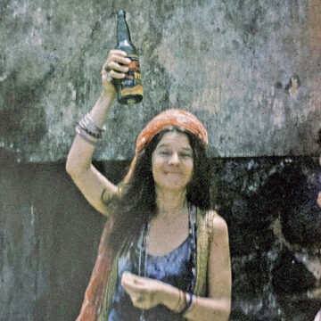 Colar comprado na Bahia por Janis Joplin é destaque em mostra com 300 itens em São Paulo