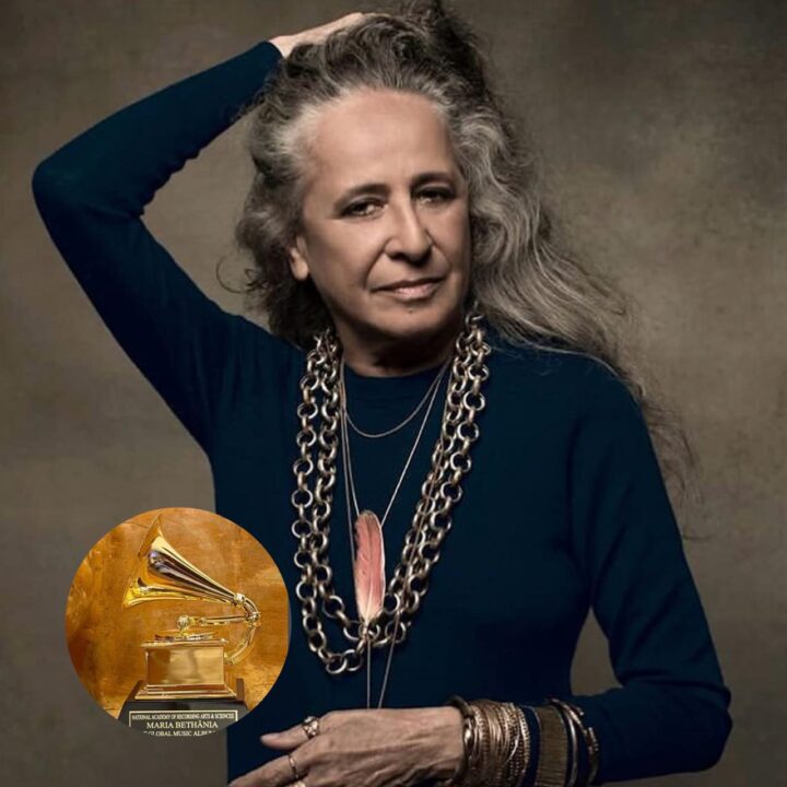 Maria Bethânia recebe Grammy em casa e celebra prêmio por álbum com Caetano Veloso: “estou feliz”