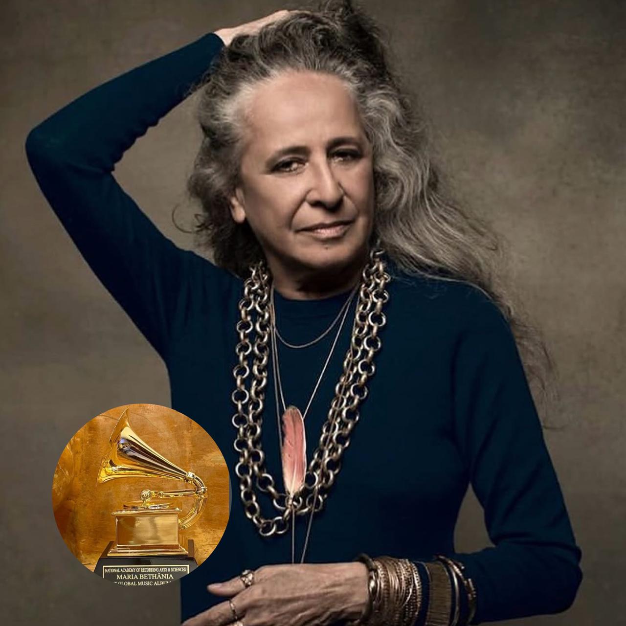 Maria Bethânia recebe Grammy em casa e celebra prêmio por álbum com Caetano Veloso: “estou feliz”