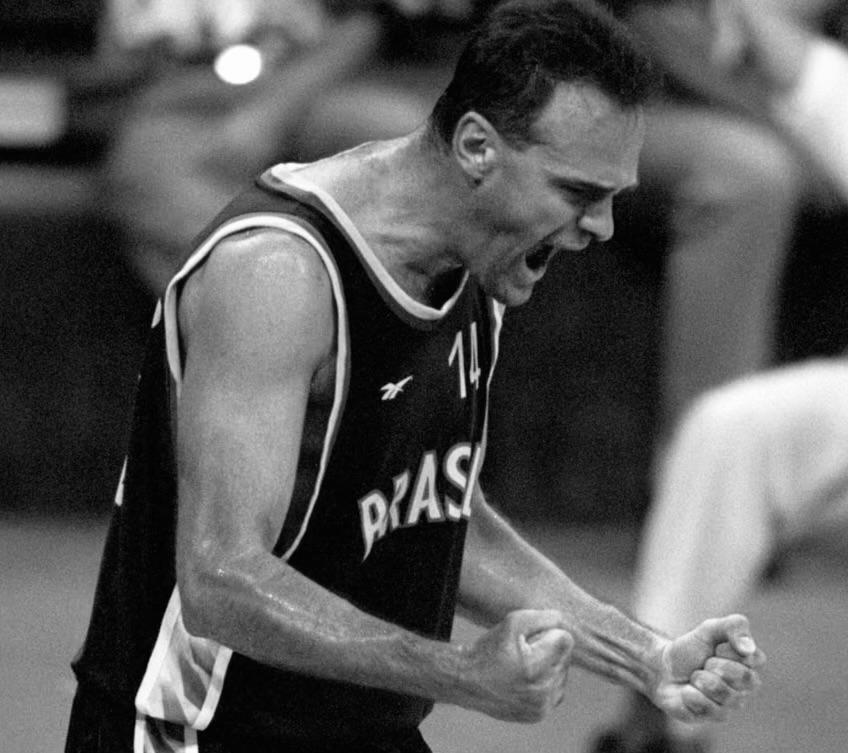 De onde veio o ‘Mão Santa’? A história do apelido de Oscar Schmidt