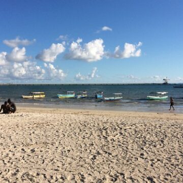 Feriadão começa com 15 trechos de praias impróprios para banho em Salvador; veja lista