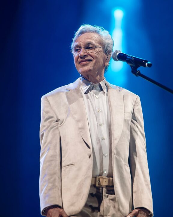 Caetano Veloso reage após ser alvo de fake news: “Tenho horror a armas”