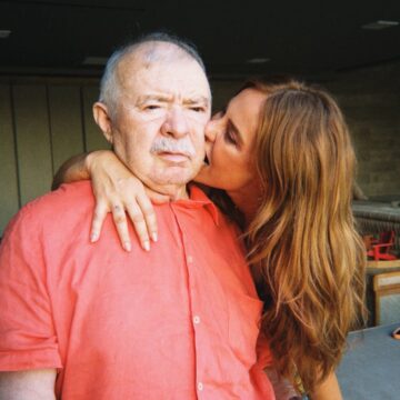 Com demência, pai de Paolla Oliveira surge em clique raro com a filha