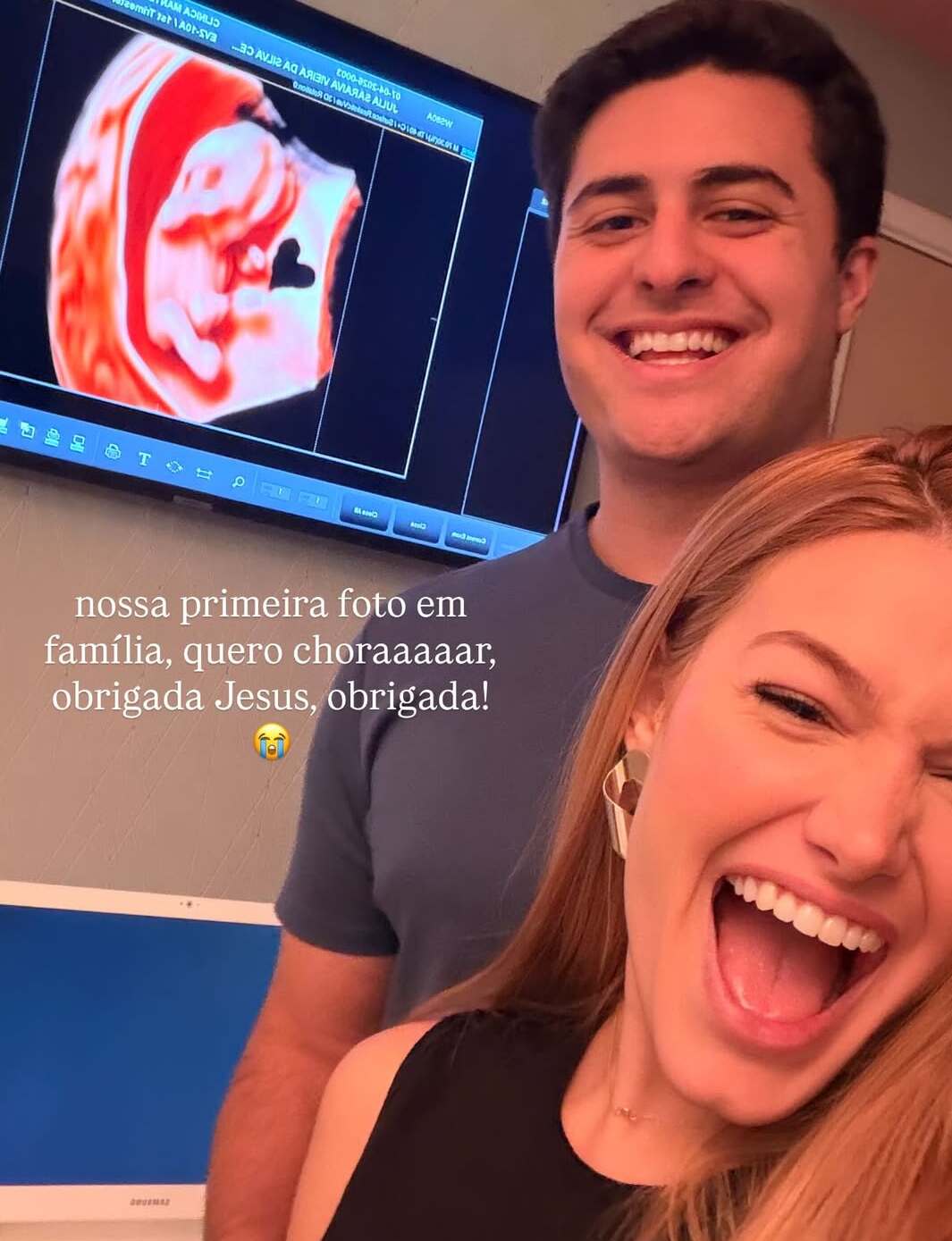 Grávida, nora de Elaine Mickely e Cesar Filho faz ultrassom ao lado do marido e se emociona: “Quero chorar”