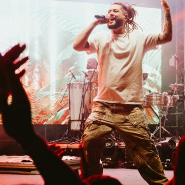 ‘Tudo Vira Reggae’: Maneva apresenta show intimista em Salvador