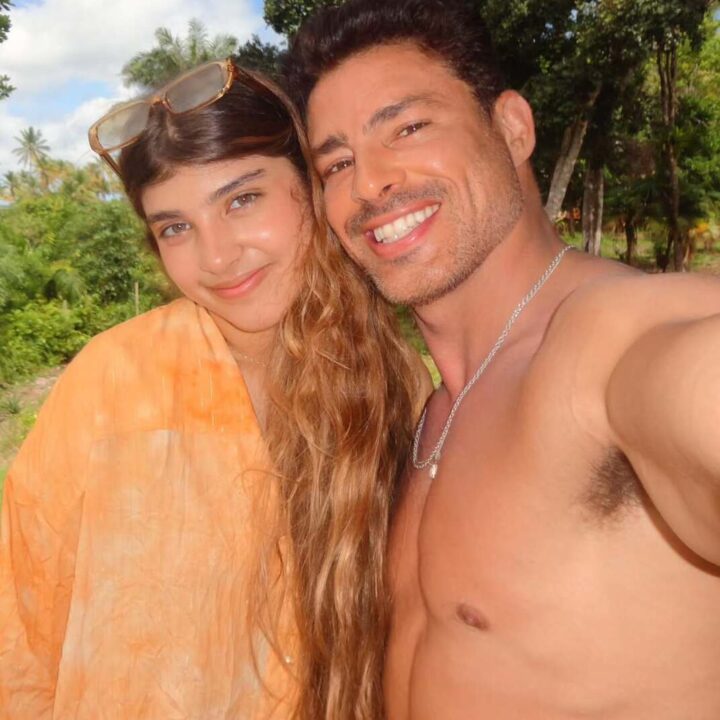 Cauã Reymond impressiona em novo clique com a filha: “Todos os dias e lugares”