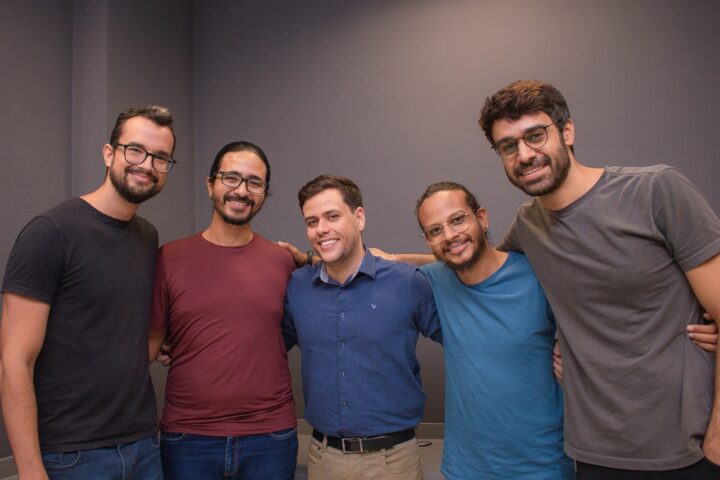 Empresa criada por ex-alunos da UFBA fatura R$ 15 milhões e vira referência nacional em dados jurídicos