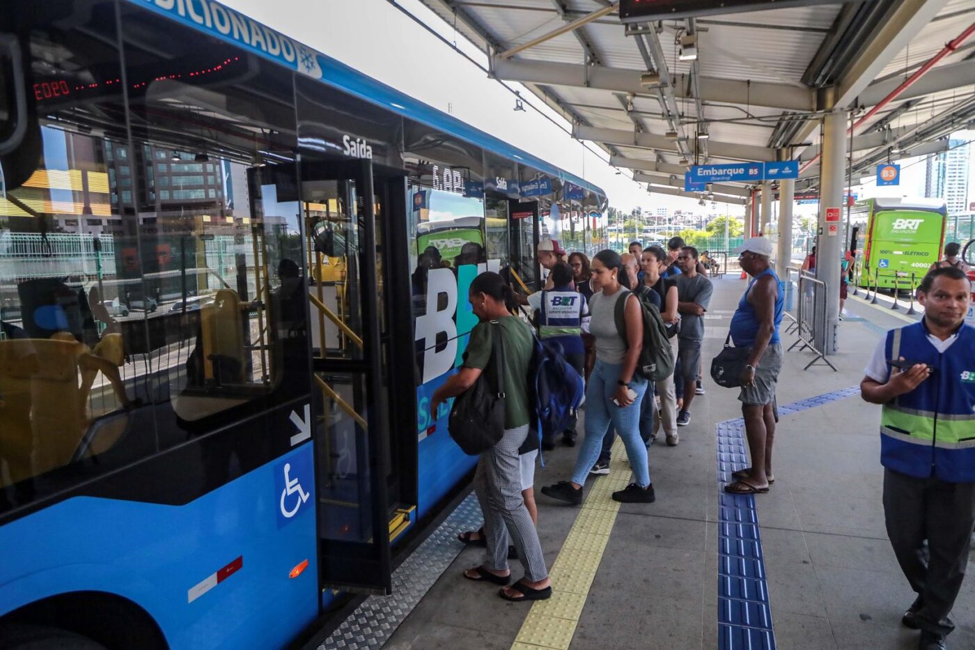 Prefeitura testa linha estendida do BRT Salvador para evento na Fonte Nova nesta sexta-feira (3)