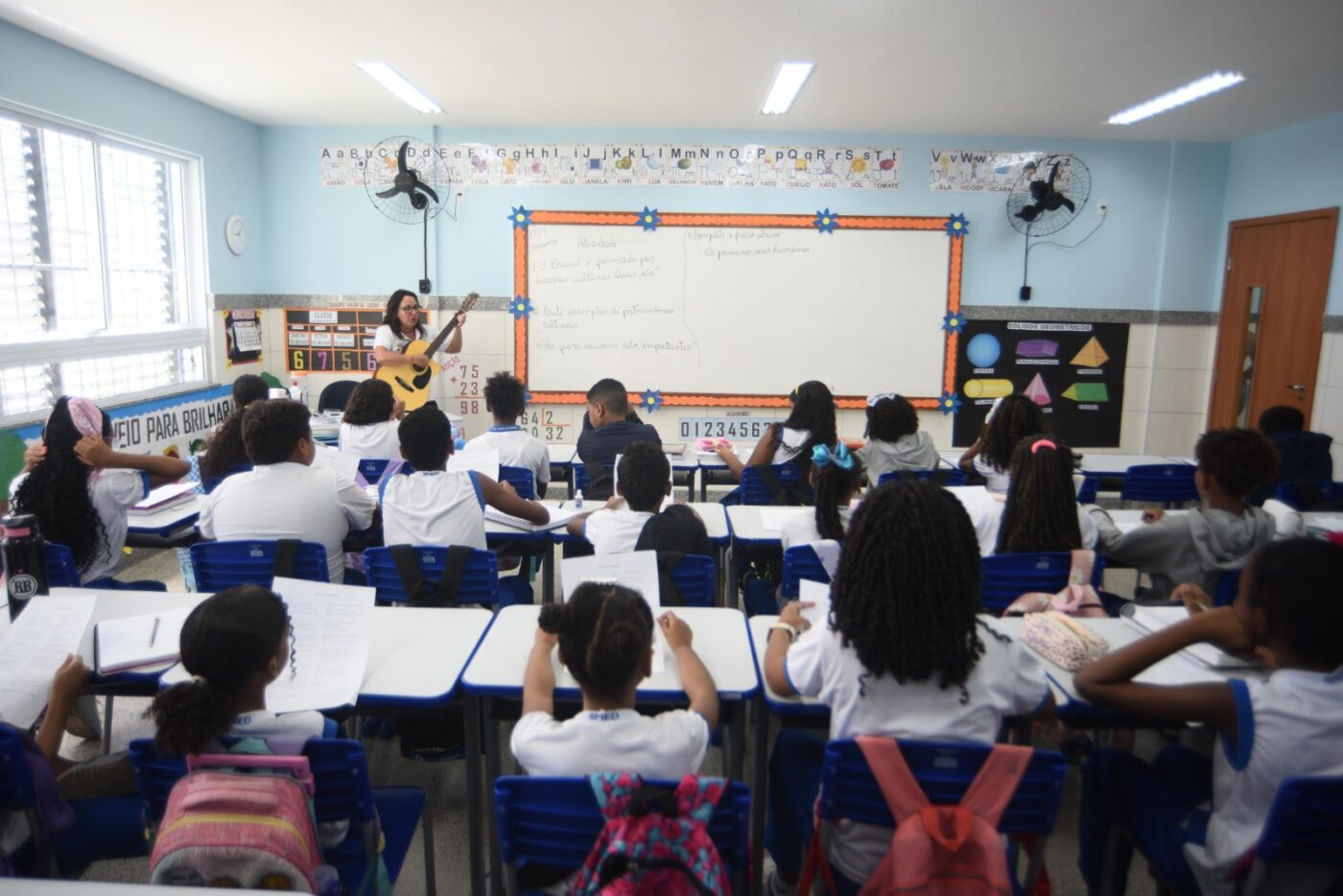 Salvador registra 4º maior crescimento em indicador de crianças alfabetizadas entre as capitais do Brasil