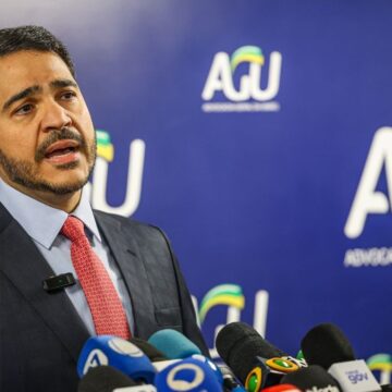 Lula oficializa indicação de Jorge Messias ao STF