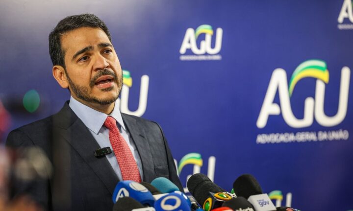 Lula oficializa indicação de Jorge Messias ao STF