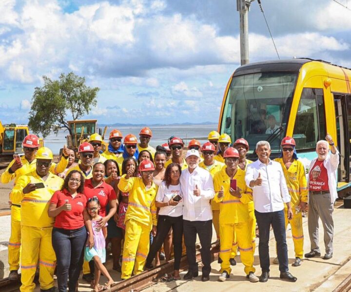 Lula visita obras do VLT em Salvador e autoriza R$ 1,52 bilhão para a Linha 1 do metrô