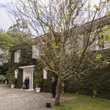 Mansão de ‘Mulheres de Areia’ volta ao mercado e chama atenção por valor milionário