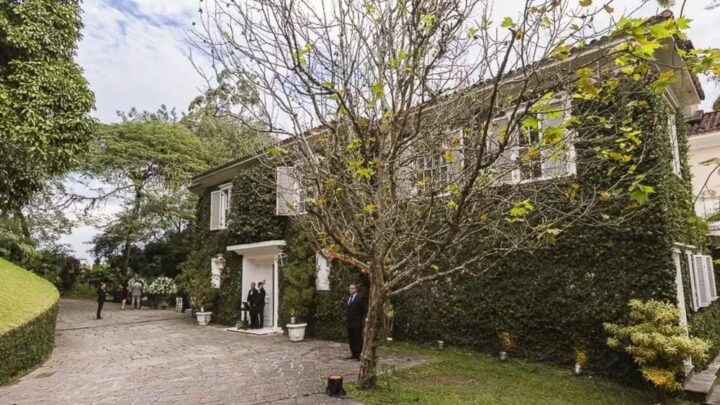 Mansão de ‘Mulheres de Areia’ volta ao mercado e chama atenção por valor milionário