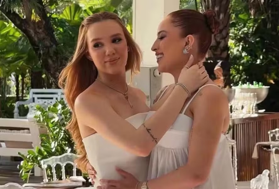 Mari Fernandez e Júlia Ribeiro descobrem sexo de bebê em chá revelação; confira