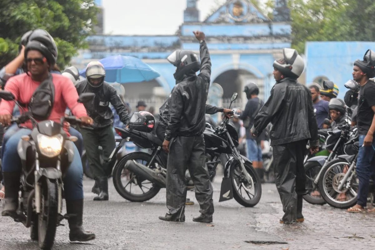 Nova lei multa em R$ 2 mil quem agredir entregadores e motoboys em Salvador