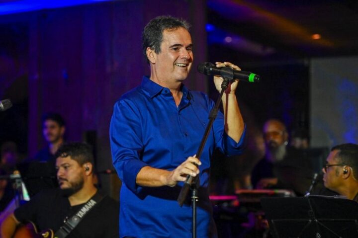 Ricardo Chaves celebra cinco anos do projeto ‘Sem Limites’ com show esgotado no Amado