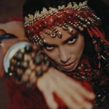 Anitta divulga o teaser de ‘Choka Choka’, sua parceria com Shakira; confira