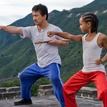 ‘Tira casaco, bota casaco’: 16 anos após Karatê Kid, Jaden Smith posa com Jackie Chan; veja foto
