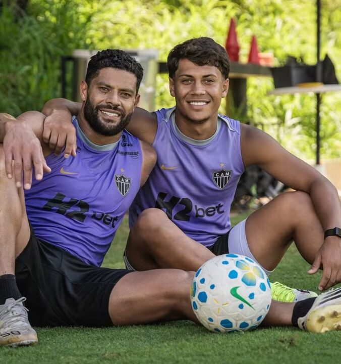 Fizeram as pazes? Hulk posa com filho mais velho em treino e ex-mulher reage