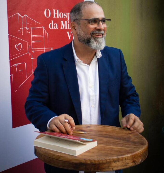 Autor de livro sobre história do Martagão apresenta detalhes da obra na Bienal do Livro