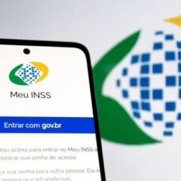 INSS paga primeira parcela do 13º salário nesta sexta-feira (24); confira quem recebe