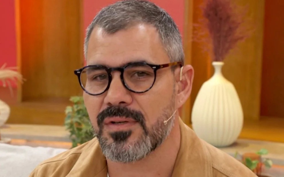 Juliano Cazarré cria evento para ‘fortalecer homens’ e é atacado por famosos