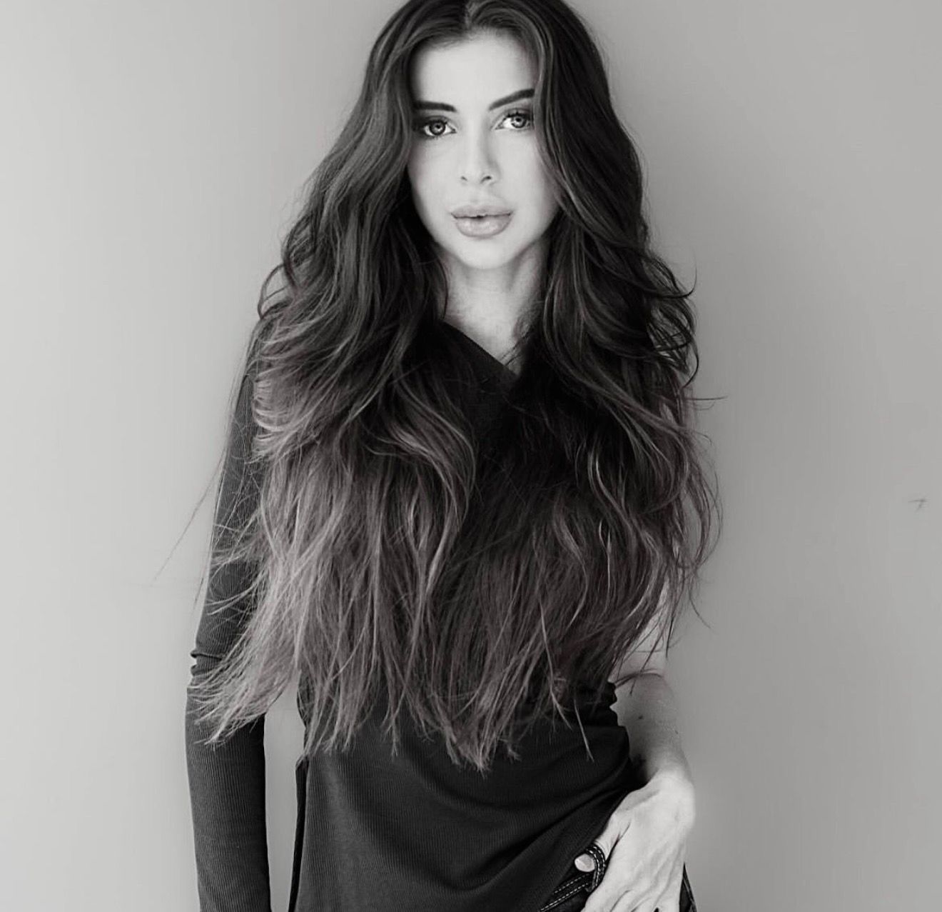 Miss baiana é encontrada morta após cair de prédio; namorado foi preso