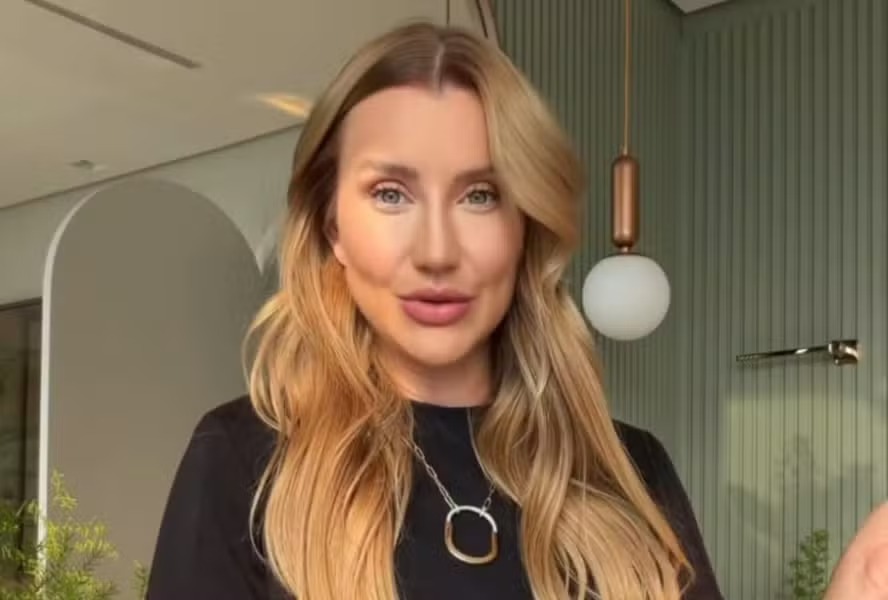 Ana Paula Siebert reaparece após série de cirurgias estéticas: ‘Arrumadinha’