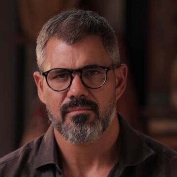 Famosos saem em apoio a Juliano Cazarré após polêmico curso para homens; veja quais