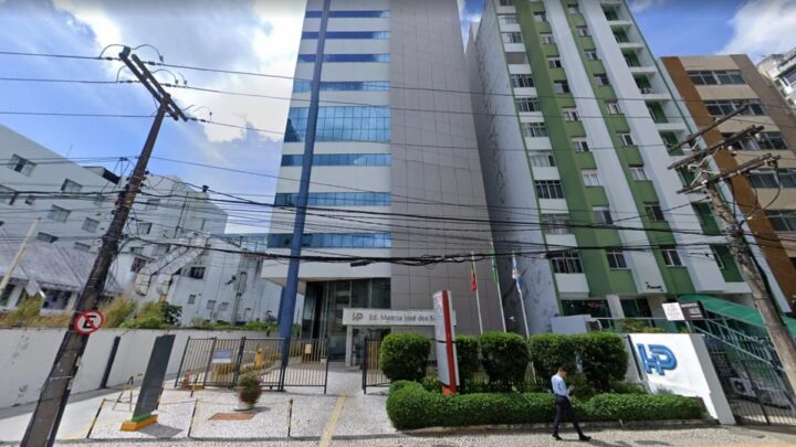 Princípio de incêndio atinge maternidade de hospital em Salvador e área é evacuada