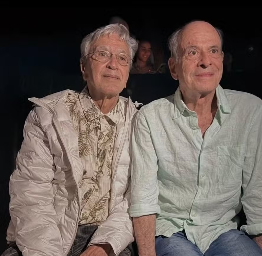 Caetano Veloso e Ney Matogrosso acompanham show de Marina Lima no Rio