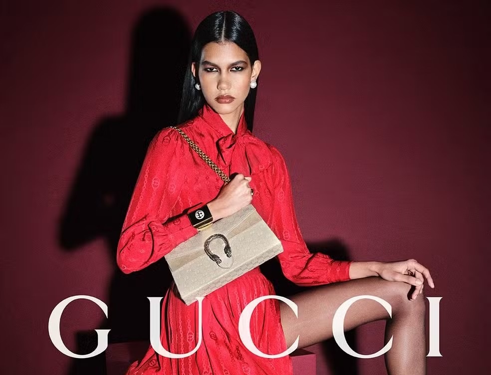 Com apenas 19 anos, modelo brasileira de origem indígena é o novo rosto da Gucci