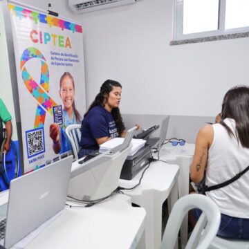 Estação da Lapa recebe mutirão para emissão da carteira de identificação de pessoas com autismo