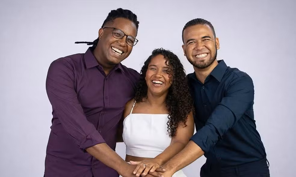 Baianos criam IA para apoio financeiro de mães solo e vencem programa em Harvard