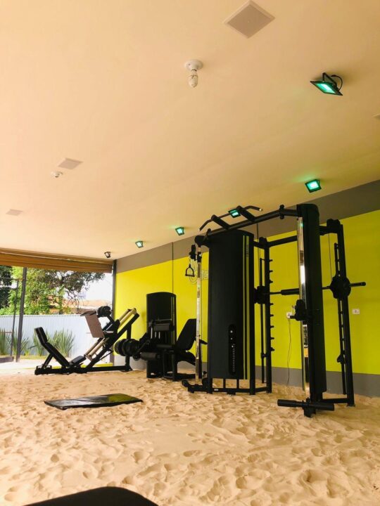 Salvador ganha academia “pé na areia” que simula ambiente de praia