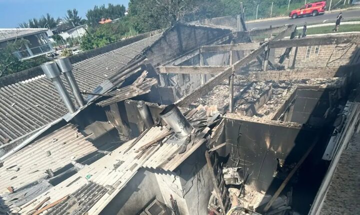 Avião de pequeno porte cai sobre restaurante no Rio Grande do Sul