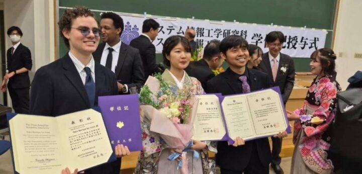 Ex-aluno do Vieira, pesquisador baiano Pedro Valois se torna PhD em universidade no Japão