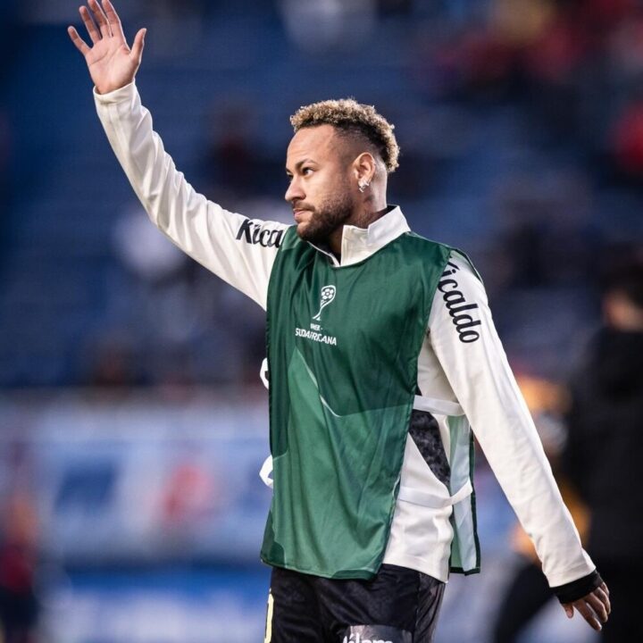 Neymar comemora após ser ovacionado em jogo na Argentina: ‘Nunca tinha passado por isso’