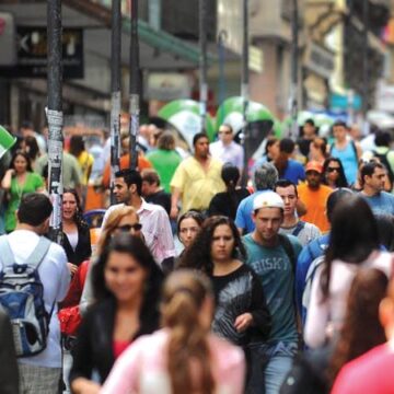 IBGE aponta: Brasil tem menos homens do que mulheres