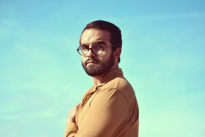 Brasileiro viraliza ao ensinar música nos EUA e chega a faturar até R$ 40 mil por mês