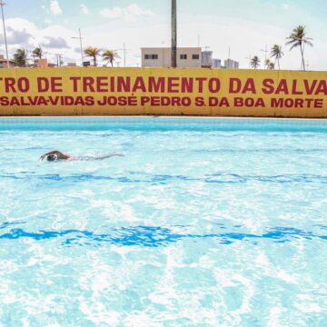 Salvador lança projeto com piscina assistida para crianças com autismo