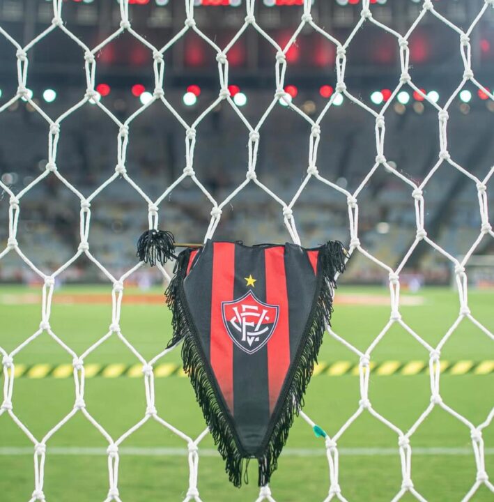 Vitória aciona CBF após polêmica contra o Flamengo e pede áudios do VAR