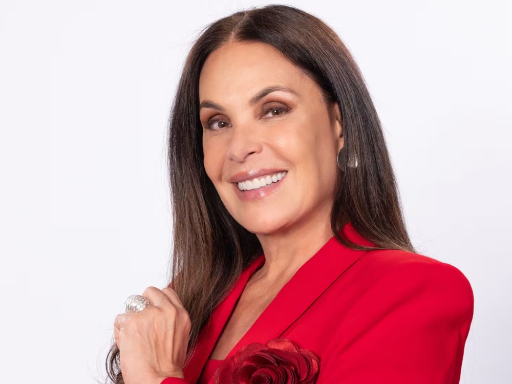 Carolina Ferraz se manifesta pela primeira vez após saída do Domingo Espetacular: ‘Ciclo importante’